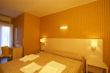 ***  Parrots Sitges Hotel İspanya