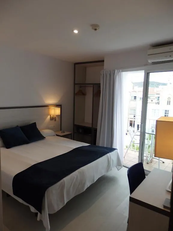 Parrots Sitges Hotel